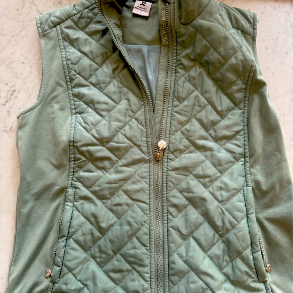 Daily Sport green gold vest